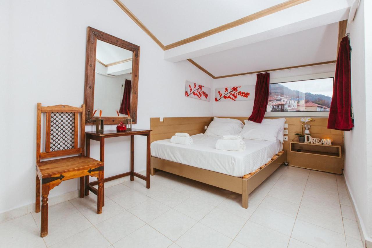 Hotel Christina - Happy Days Karítsa 外观 照片