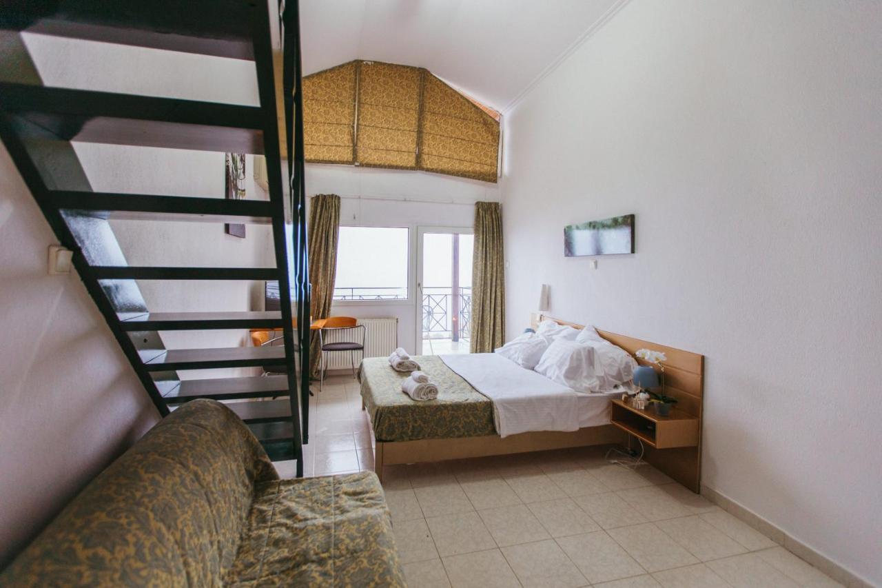 Hotel Christina - Happy Days Karítsa 外观 照片