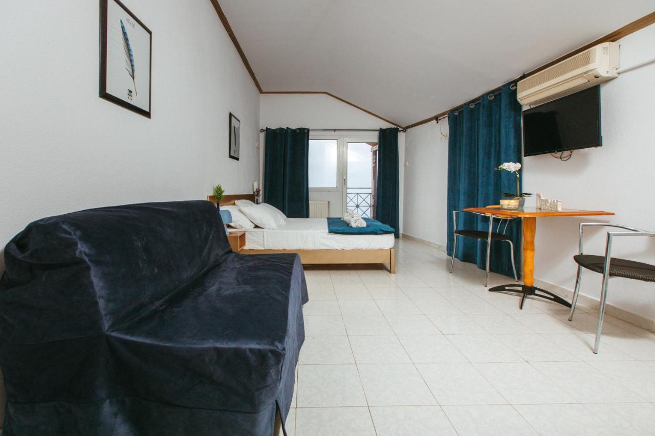 Hotel Christina - Happy Days Karítsa 外观 照片