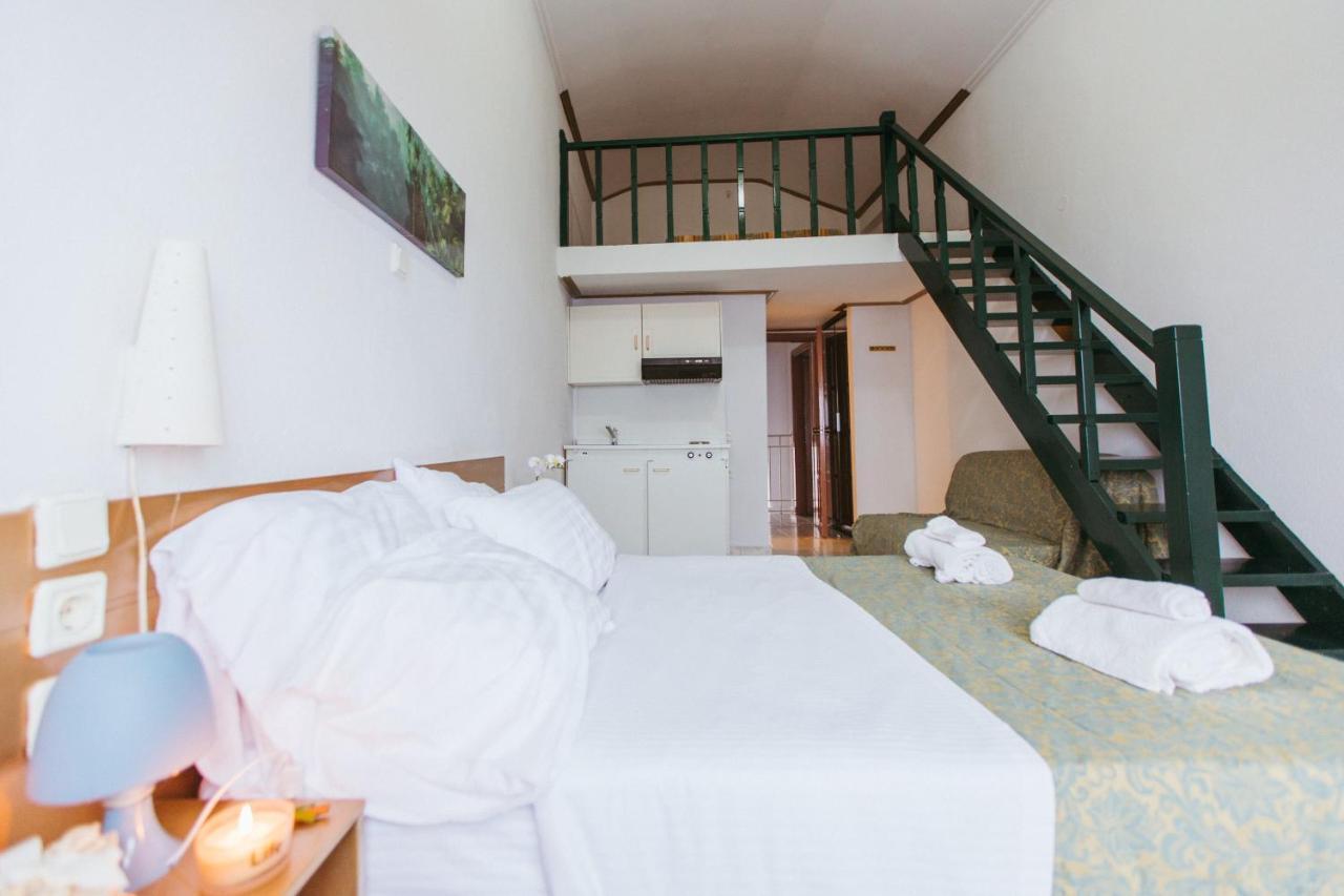 Hotel Christina - Happy Days Karítsa 外观 照片