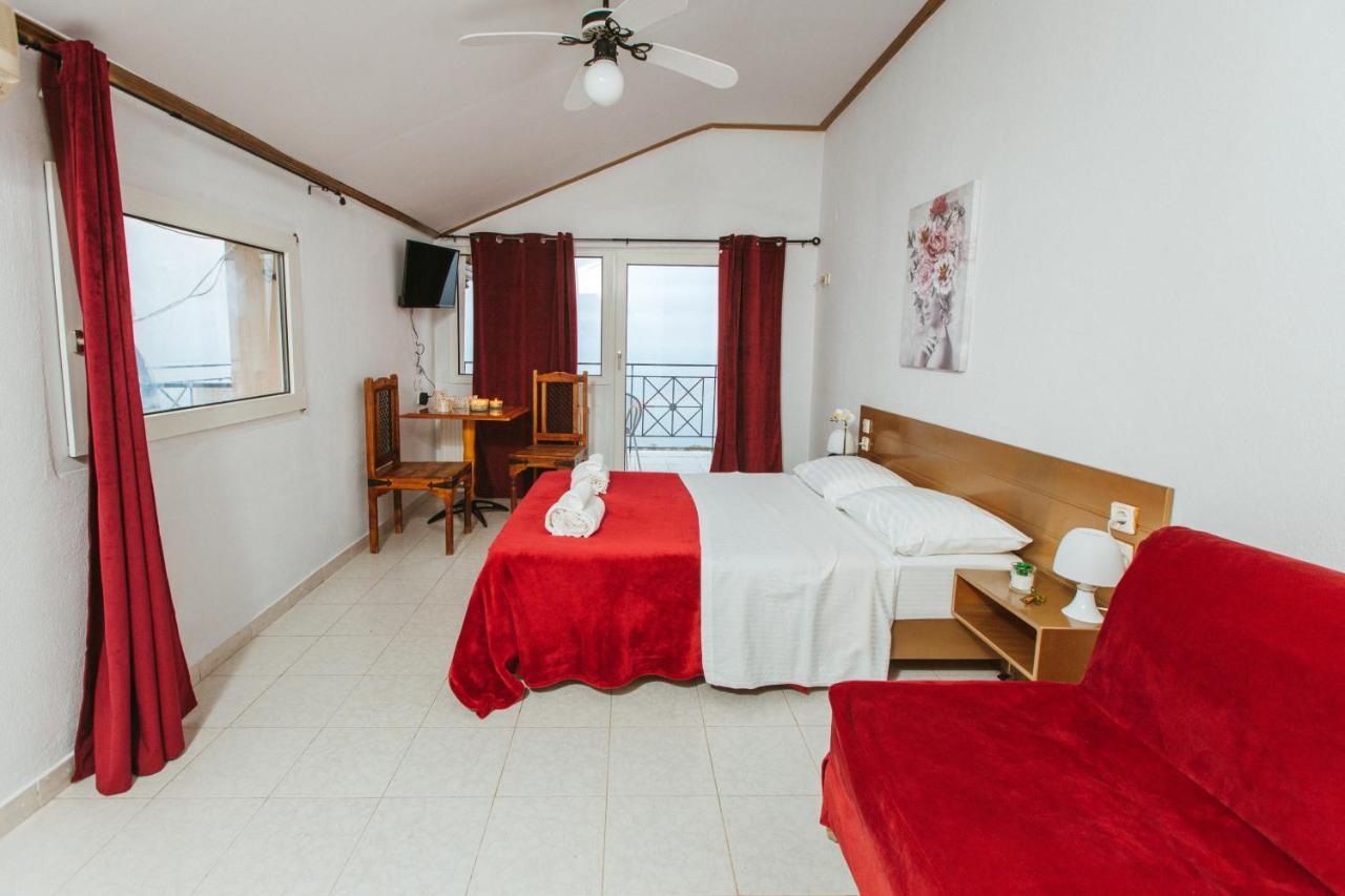 Hotel Christina - Happy Days Karítsa 外观 照片